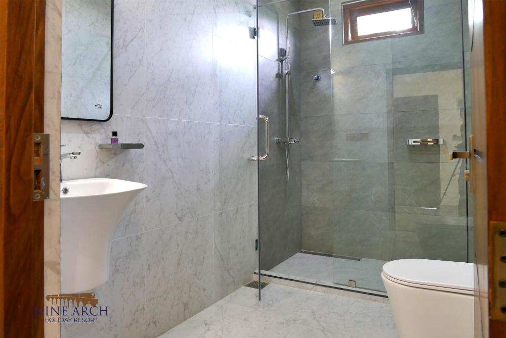Nine Arch Holiday Resort Ella Bathroom view